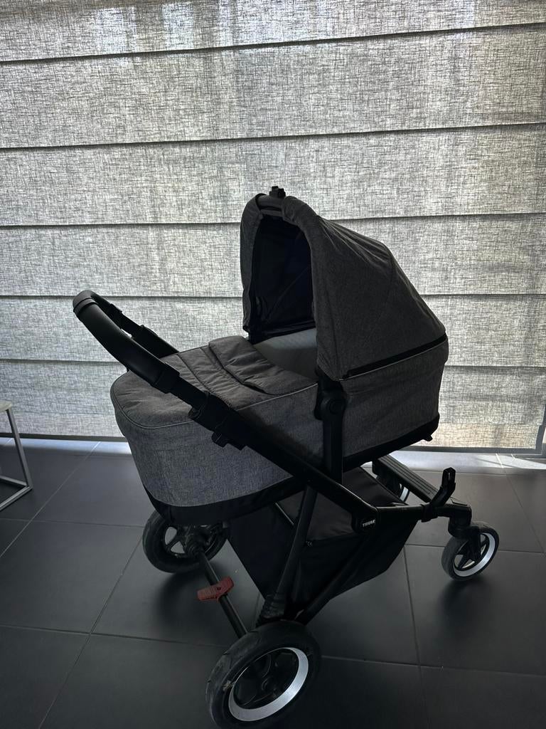 Thule sleek buggy met alle toebehoren, Kinderen en Baby's, Tweelingen en Meerlingen, Ophalen, Zo goed als nieuw