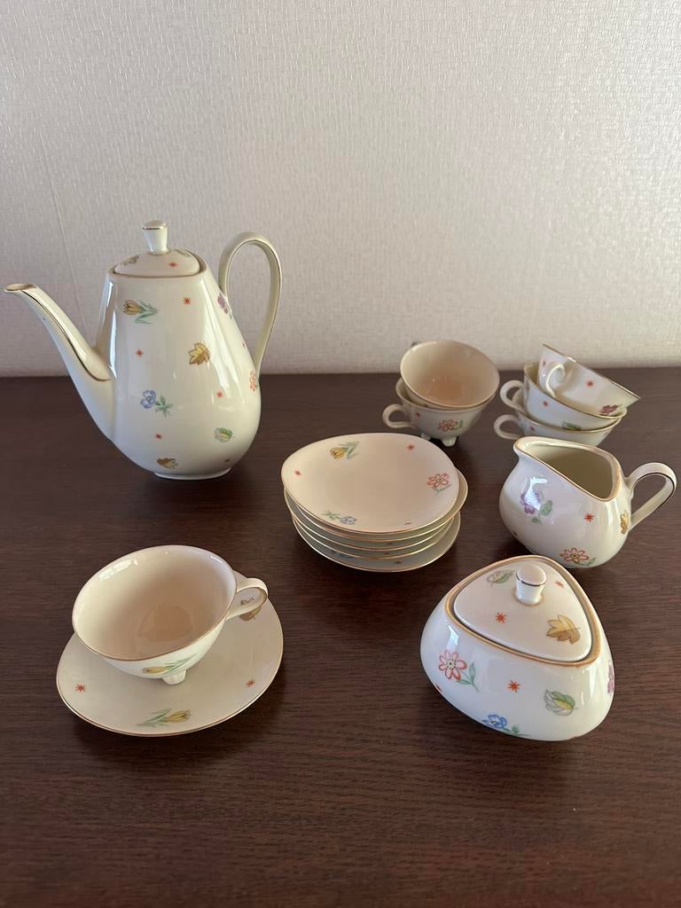Vintage servies met kleine kopjes, Antiek en Kunst, Antiek | Servies compleet, Ophalen
