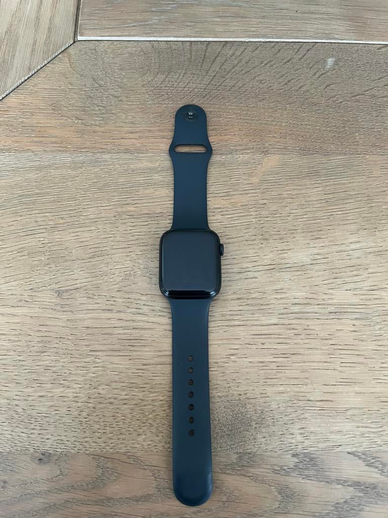 Apple Watch SE3 44 mm sans cellulaire, Étanche, Gris, IOS, Comme neuf