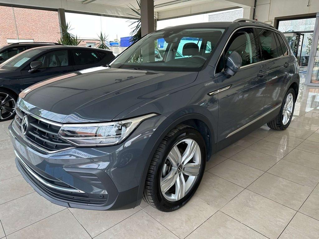 Volkswagen Tiguan 1.5 TSI DSG Elegance|Camera|Trekhaak|Apple, Auto's, 4 cilinders, Alcantara, Bedrijf, 5 zetels