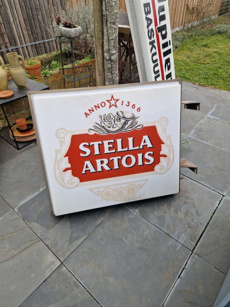 Lichtbak Stella Artois, Verzamelen, Ophalen