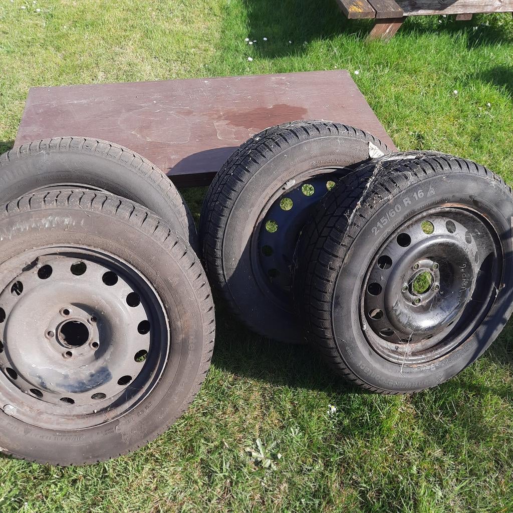 Winterbanden Continental . 215 / 60  R16 . Met velg ., Ophalen