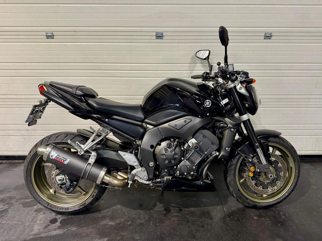 Yamaha FZ1-N/Poignées chauffantes /échappement MIVV, Motos, Plus de 35 kW, Particulier, Naked bike, 998 cm³