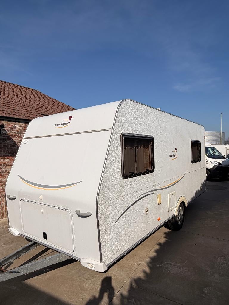 sunlight 470 met 2 aparte bedden, Caravans en Kamperen, Sunlight, Koelkast, Bedrijf, Treinzit