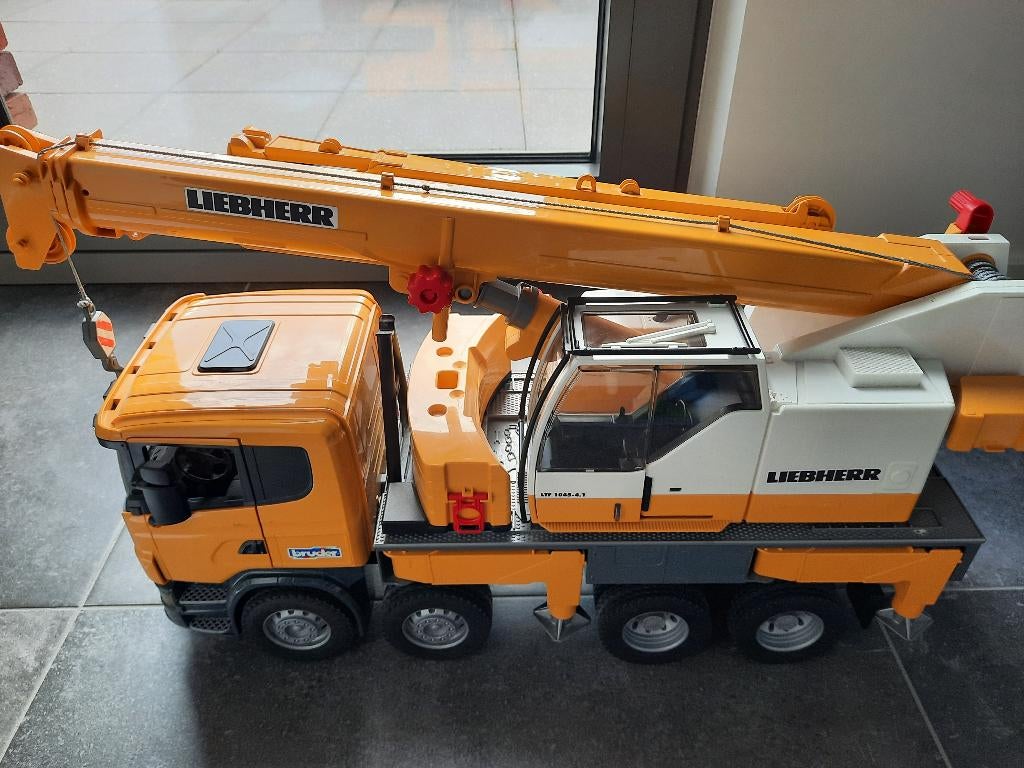 grue Bruder, Enlèvement, Comme neuf
