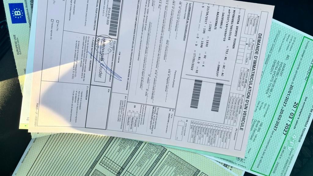 Opel Astra grand tourer  1,6D Euro 6W prête à immatriculer!, Autos, Argent ou Gris, Achat, Euro 6, Noir