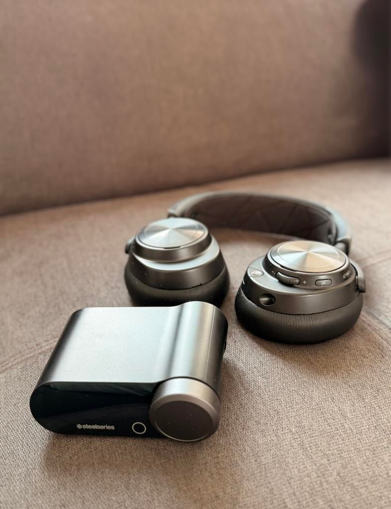 Steelseries Arctis Nova Pro Wireless Gaming Headset, Consoles de jeu & Jeux vidéo, Jeux | Sony PlayStation 4, Enlèvement, Comme neuf