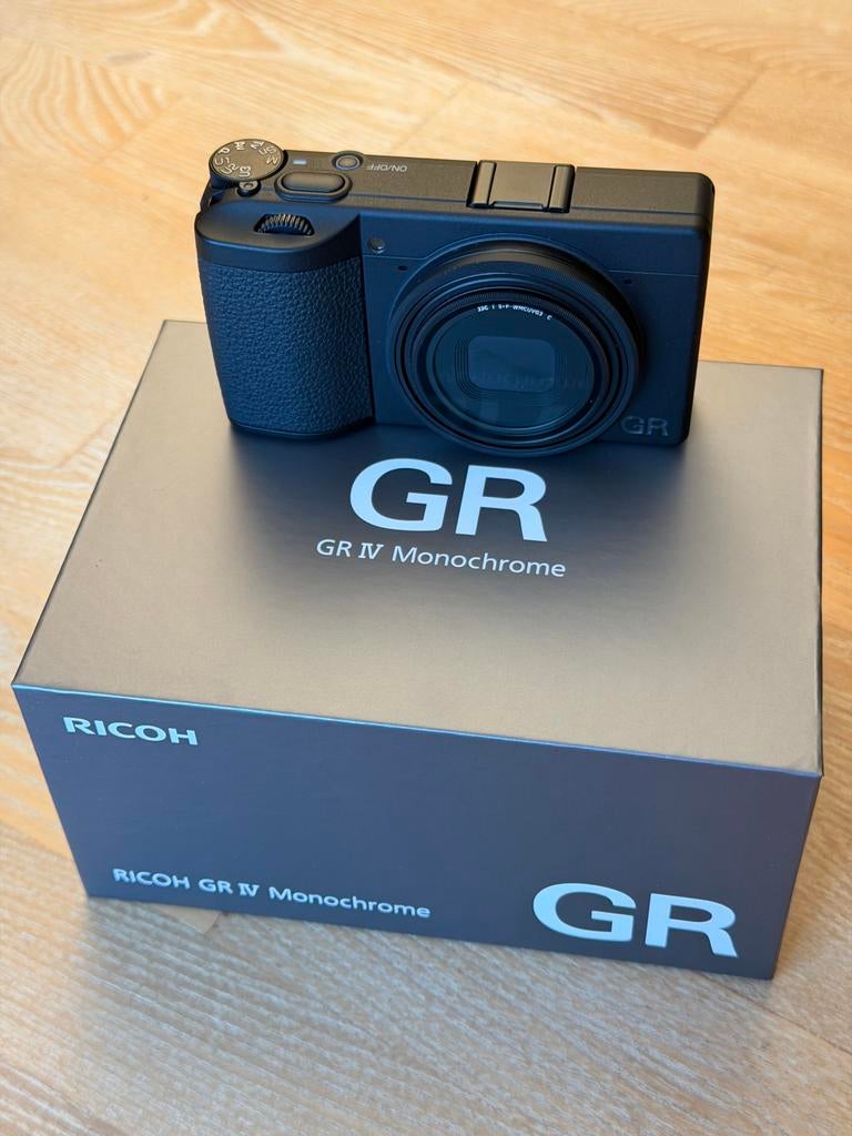 Ricoh GR IV Monochrome, TV, Hi-fi & Vidéo, Appareils photo numériques, Autres Marques, Compact, Comme neuf, Enlèvement