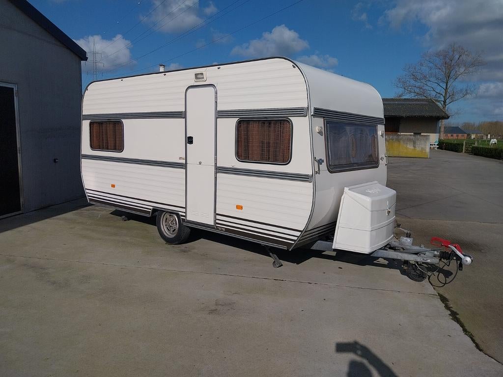 Hobby De Luxe 460, Entreprise