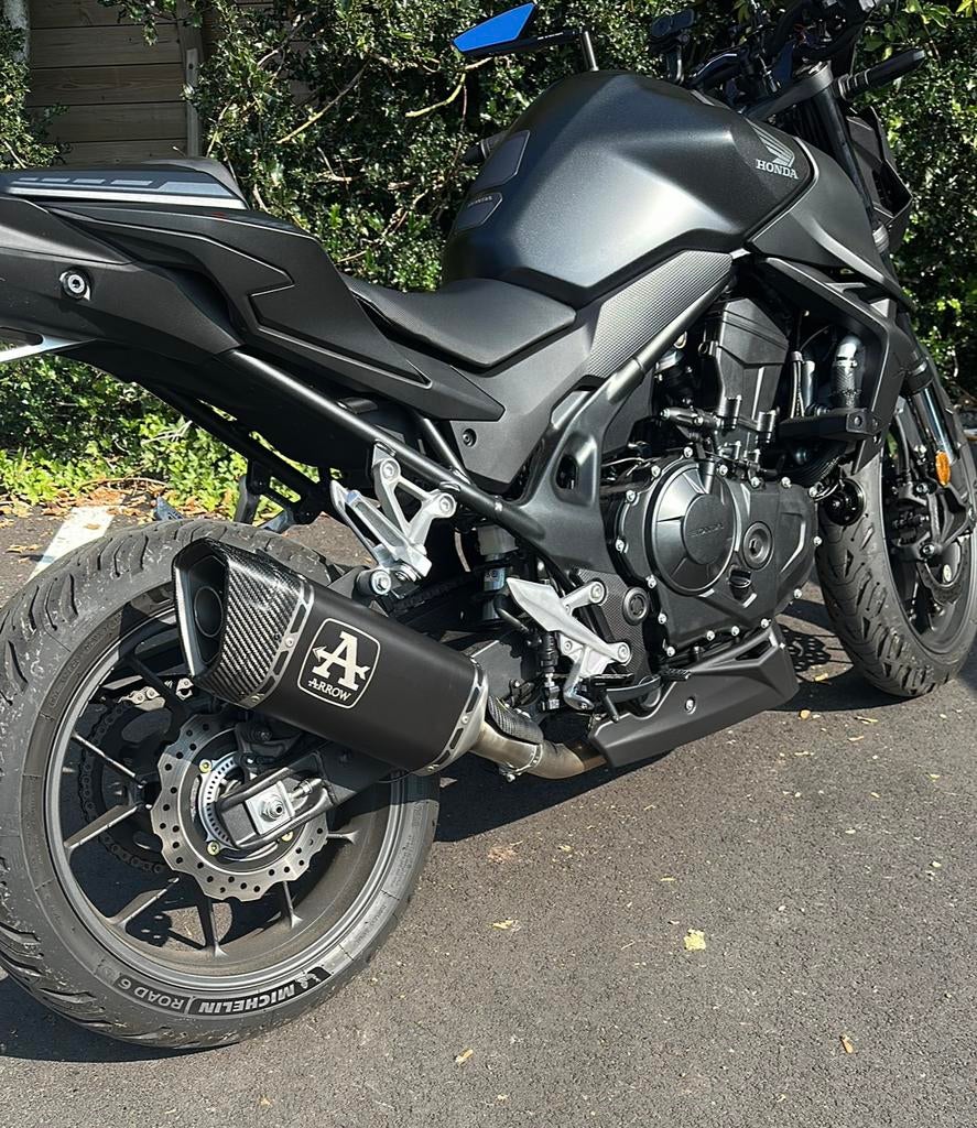 Honda CB750 Hornet 2025 — Full Option — 5 jaar GARANTIE !, 2 cilinders, Motorrijbewijs A, Particulier, Handvatverwarming