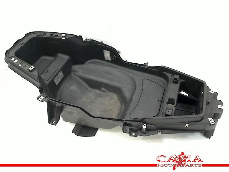 COFFRE À CASQUE Gilera Fuoco 500 2013-2015, Motos, Dhr. S. di Majo, Utilisé, Info@cama-motorparts.nl, P.J. Troelstraweg 8 8
3144 CX  MAASSLUIS, NL