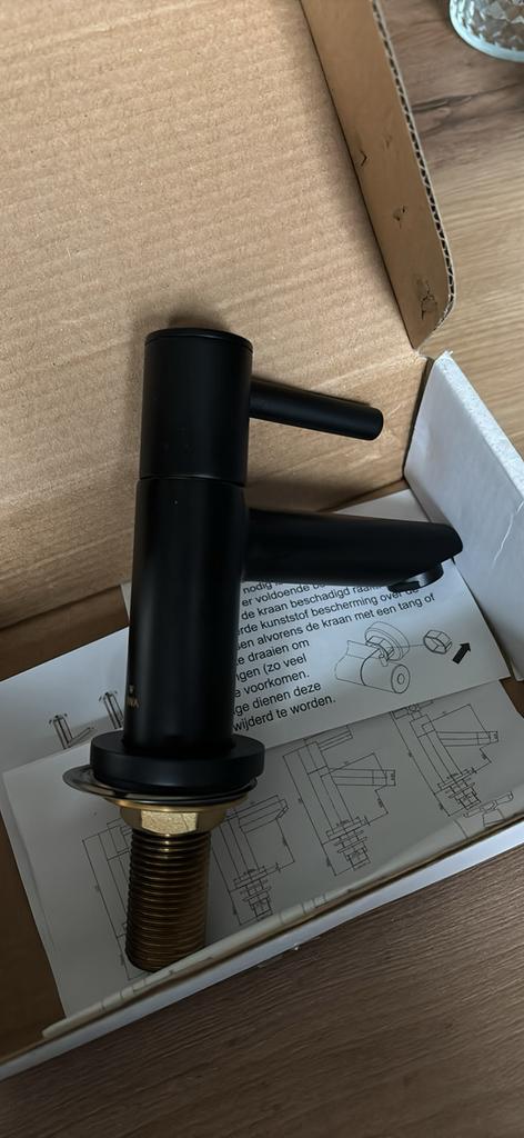 Kiwa kraan, Enlèvement, Neuf