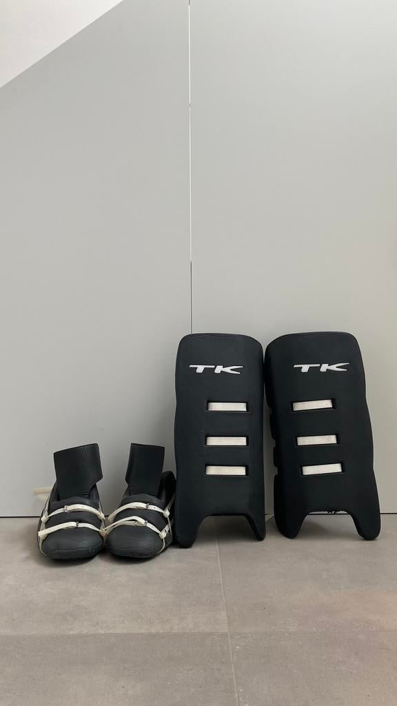 Sabots et guêtres de hockey sur gazon. TK 1 Compact., Enlèvement ou Envoi, Comme neuf