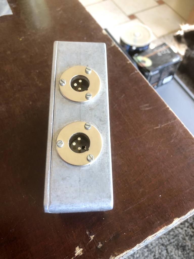 Vintage studiobox voor audiodistributie 1 XLR in, 2 XLR out, Ophalen of Verzenden, Zo goed als nieuw, Apparatuur