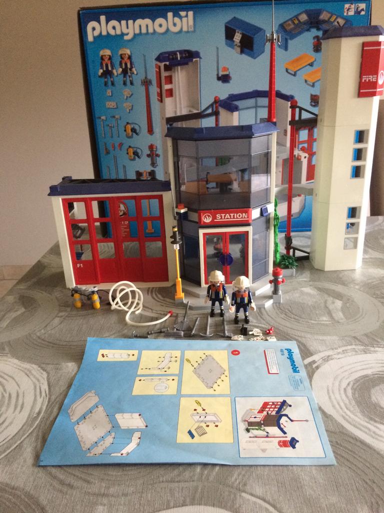 Playmobil brandweerkazerne, Kinderen en Baby's, Speelgoed | Playmobil, Ophalen of Verzenden, Zo goed als nieuw