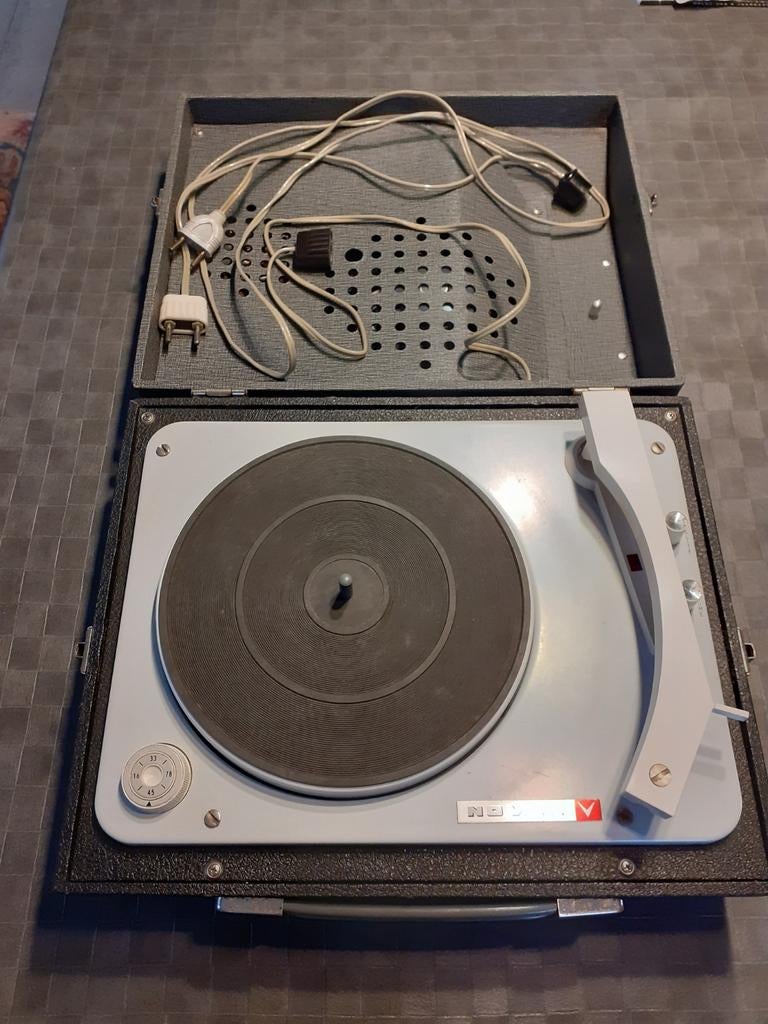 Platenspeler novak v, TV, Hi-fi & Vidéo, Enlèvement ou Envoi, Utilisé, Tourne-disque
