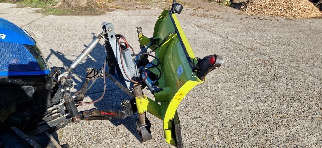 sneeuwschaaf en zoutstrooier, Ophalen