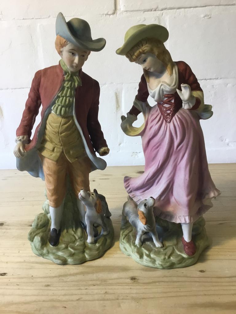 Biscuit beeldjes, koppel met hondjes, Antiek en Kunst, Ophalen