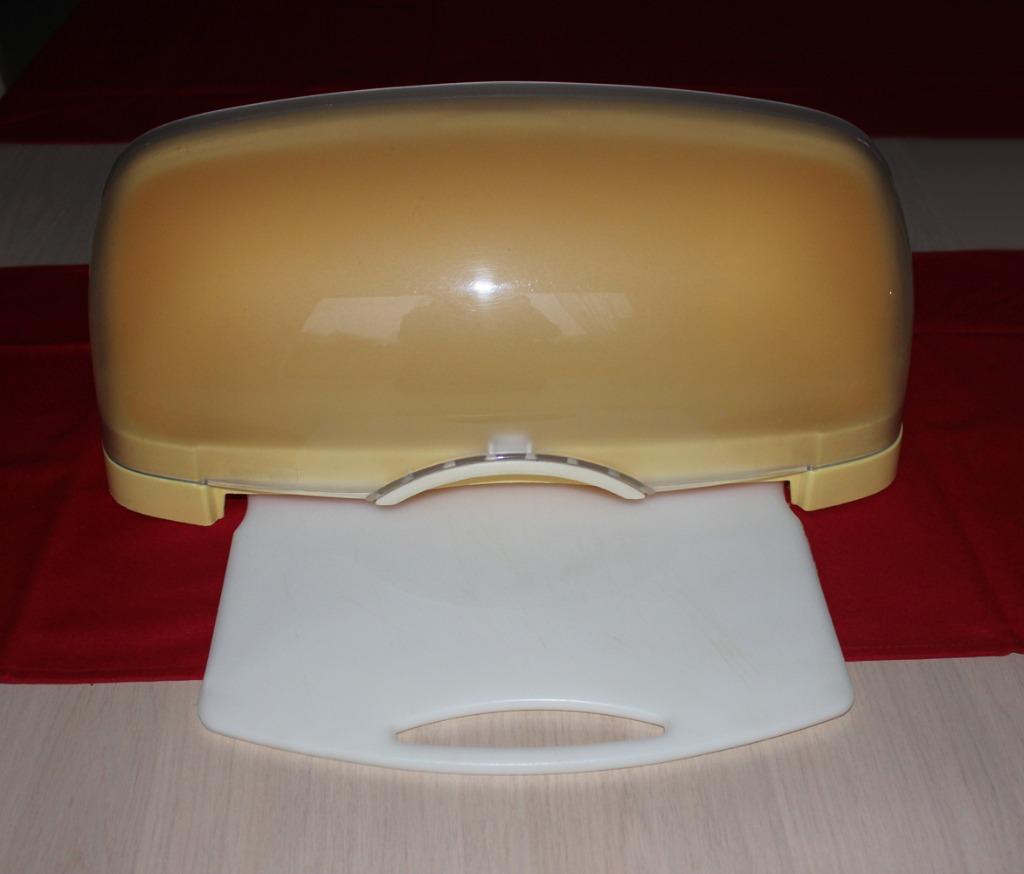 Boite à pain jaune + Planche Curver, Maison & Meubles, Enlèvement, Utilisé, Jaune, Boîte