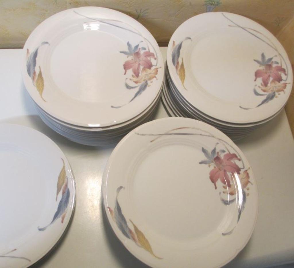 Assiettes en porcelaine, Maison & Meubles, Cuisine | Vaisselle, Neuf, Assiettes(s), Autres styles, Porcelaine, Enlèvement ou Envoi