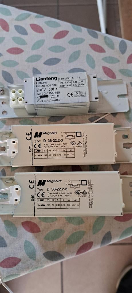 3 transfo. Tubes a neon 10€, Enlèvement