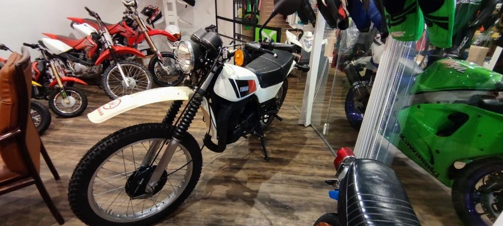 DT 400 1977 entièrement origine bon état, Bedrijf