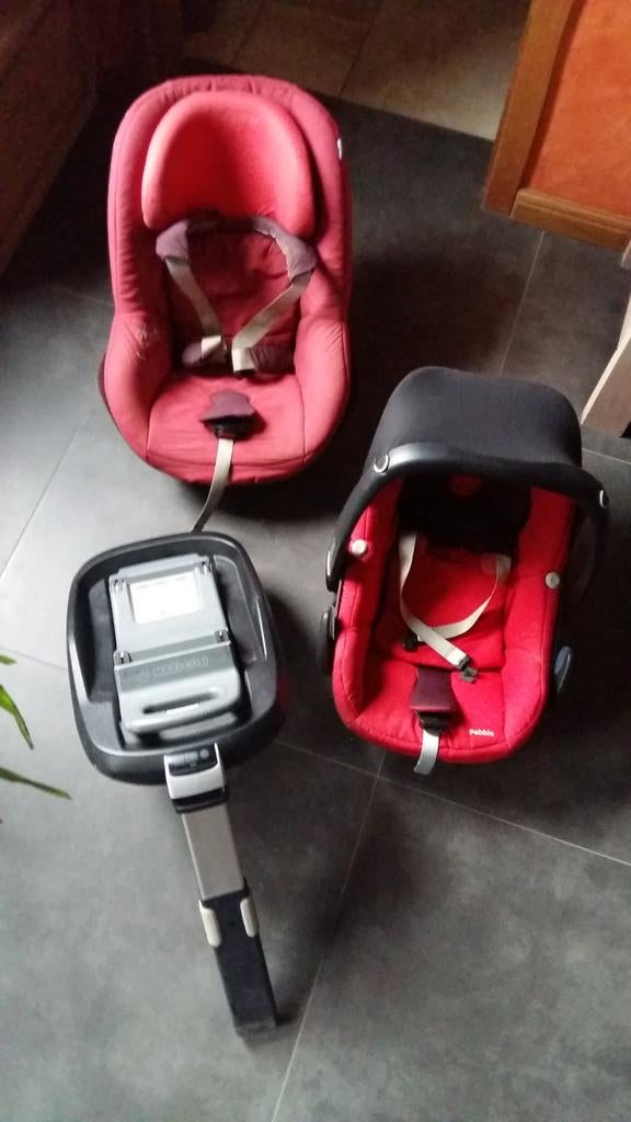 Ensemble siège auto Pearl avec maxi cosy + base Isofix, Enfants & Bébés, Sièges auto, Maxi-Cosi, Isofix, Enlèvement