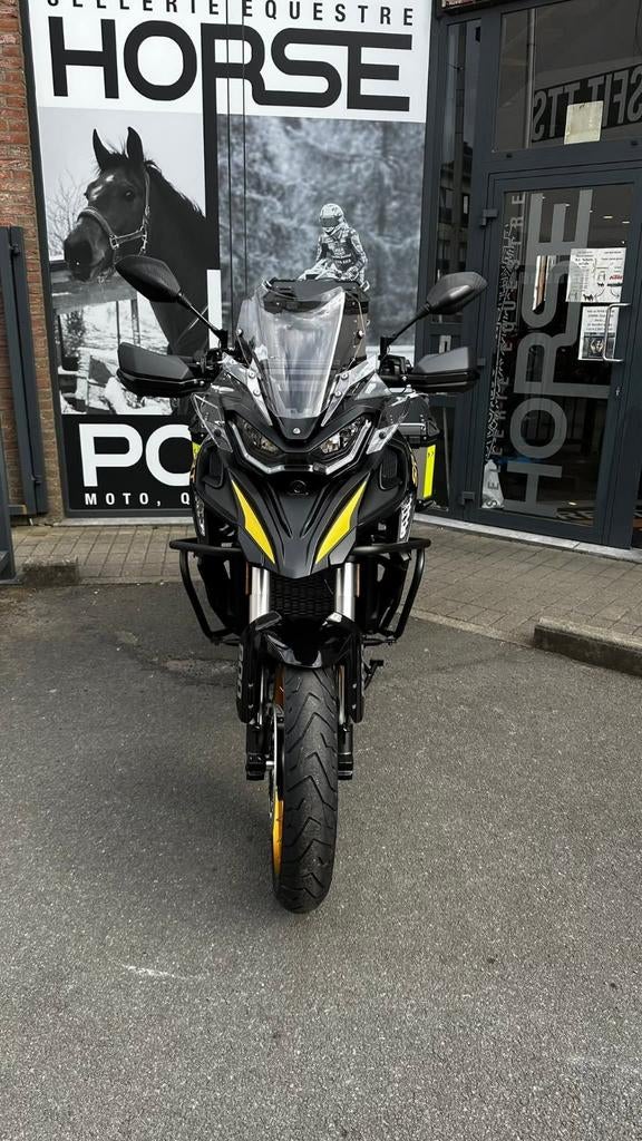 QJ MOTOR SRT 900 SX TOURING NEUVE, Enlèvement