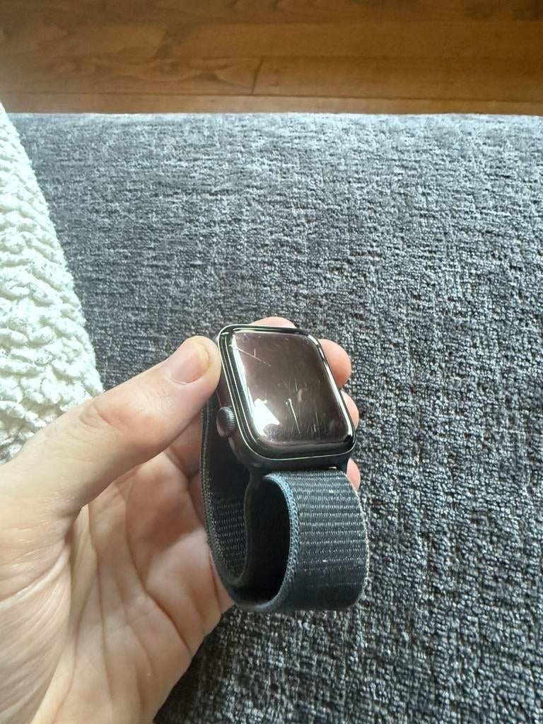 Apple Watch Series 6 met extra bandjes, Ophalen, Gebruikt, IOS, Grijs