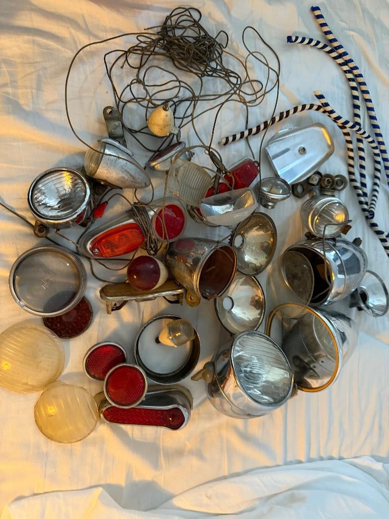 Vintage fiets, veel verschillende onderdelen, koplampen,..., Antiek en Kunst, Curiosa en Brocante, Verzenden