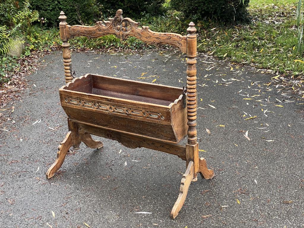 Berceau traditionnel et son tour de lit ., Enfants & Bébés, Enlèvement, Utilisé, Autres types