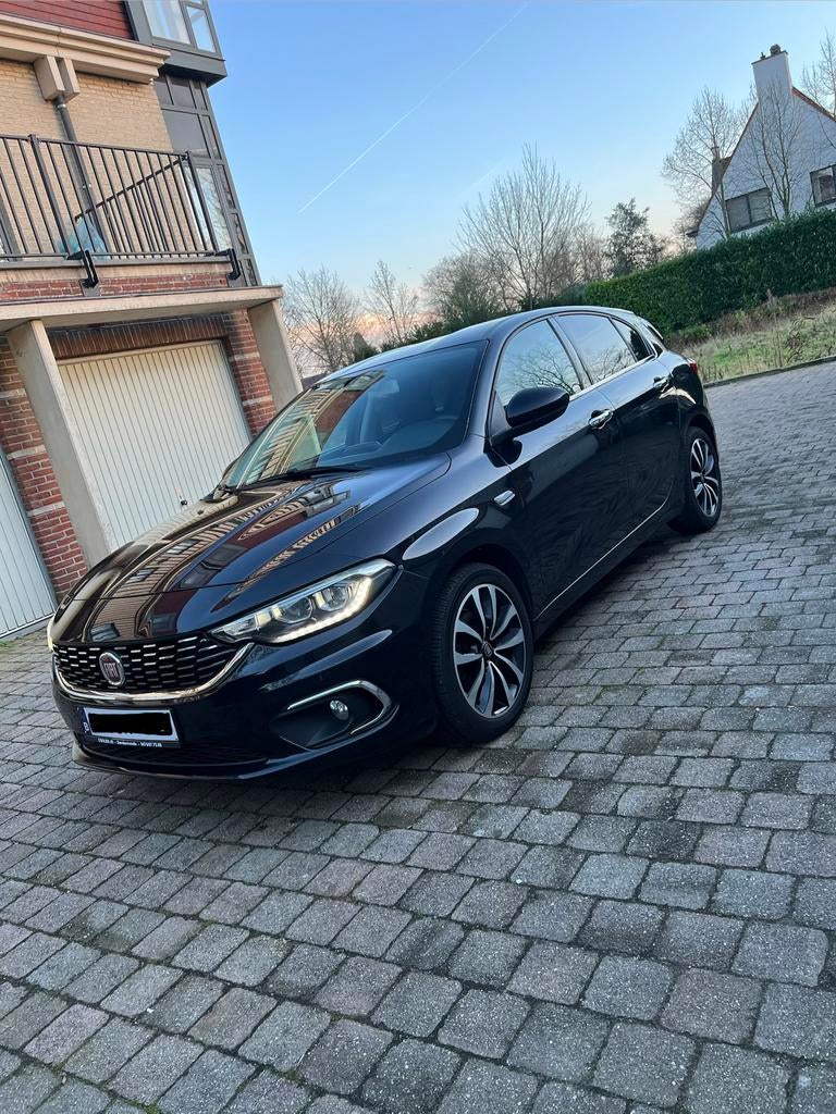 Fiat Tipo 1.4 benzine 2017 euro 6b, Auto's, Stof, 4 cilinders, Zwart, 5 deurs