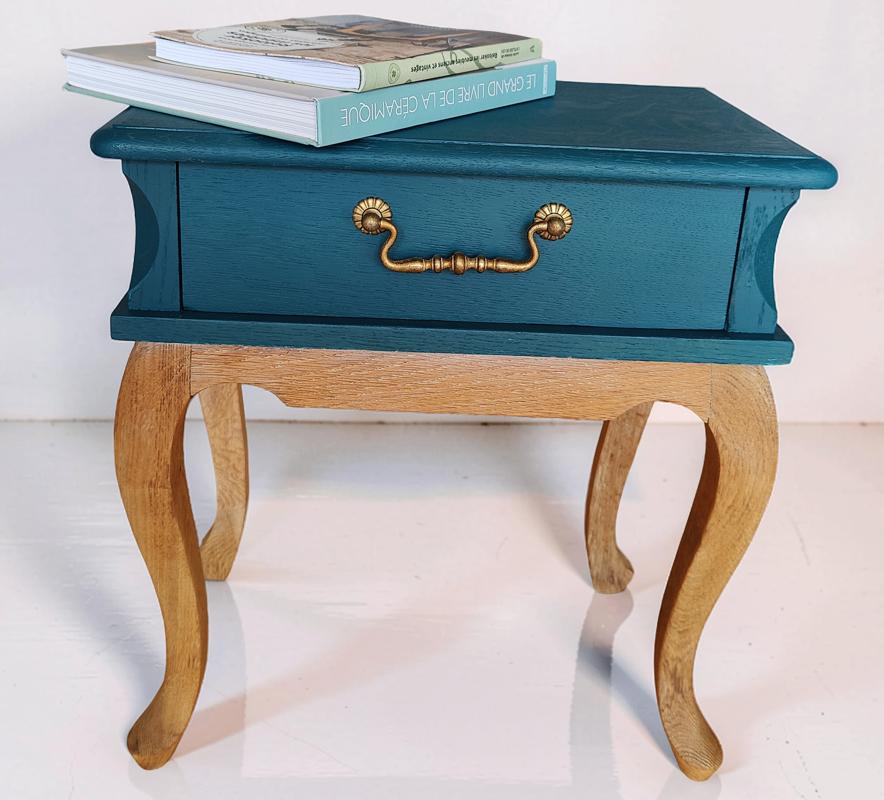 Table de chevet élégante – pièce unique, Maison & Meubles, Enlèvement, Comme neuf, Bois