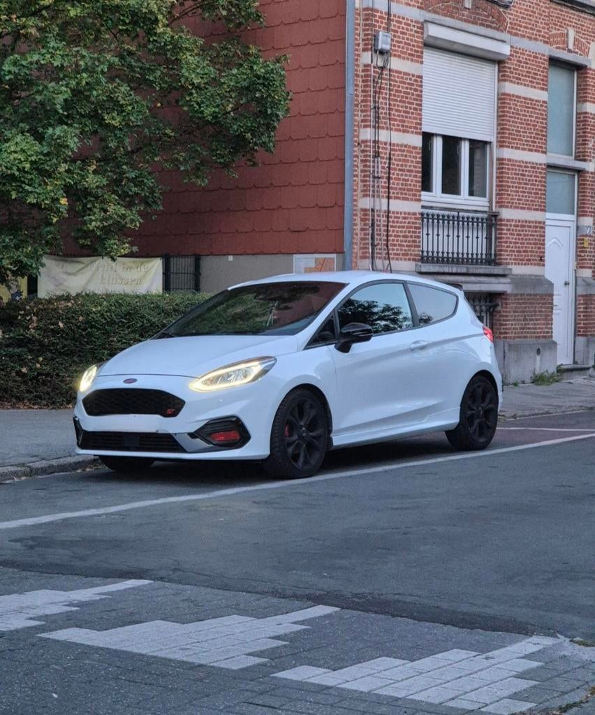 Ford fiesta  st st line 2018 162000km  entretien  ok   ct ok, Autos, Achat, Euro 6, Noir, 120 kW