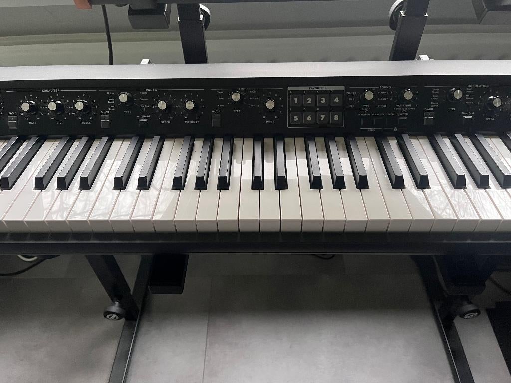 Korg SV-2 73 Stage Piano, Muziek en Instrumenten, Piano's, Ophalen, Zo goed als nieuw, Zwart, Piano
