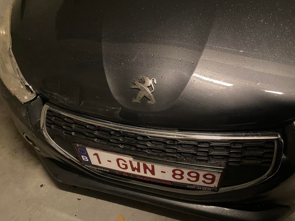 Peugeot 208 année 2014 1.2 essence, Autos, Achat, 5 portes, Capteur de stationnement, Particulier