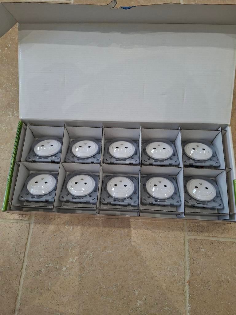 Lot de 10 prises affleurantes Epure Ohmtec Blanc neuf, Enlèvement ou Envoi, Blanc