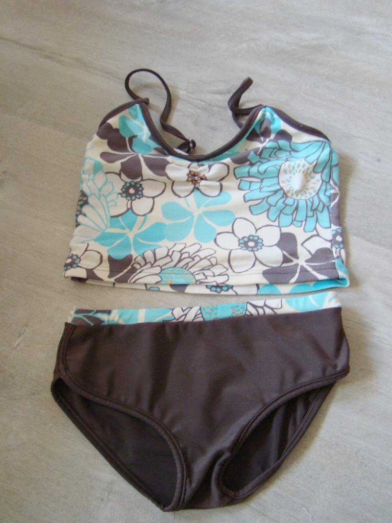 bikini bruin turquoise / lichtblauw– Rodeo Sports maat 128, Kinderen en Baby's, Kinderkleding | Kinder-zwemkleding, Gebruikt, Bikiniset