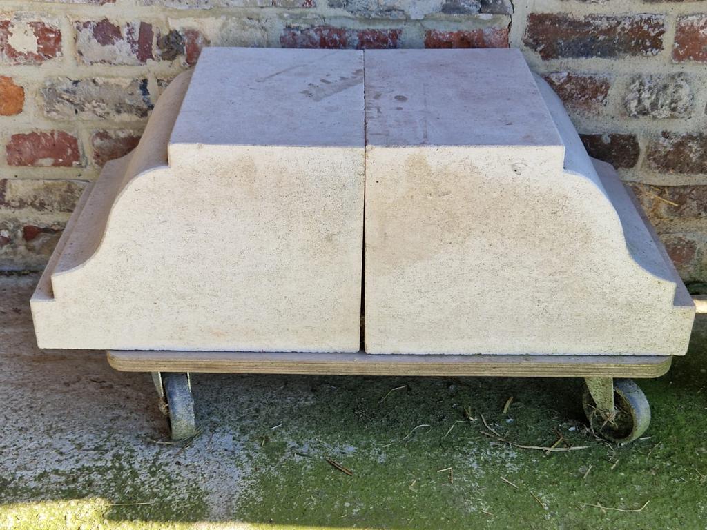 Twee Franse stenen te koop!, Doe-het-zelf en Bouw, Ophalen