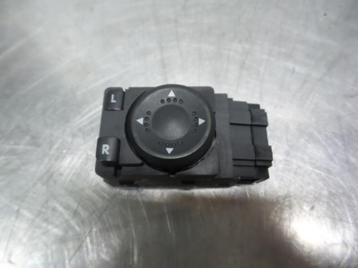 Spiegel Schakelaar van een Volkswagen Passat (Passat 96-), Gebruikt, -, Volkswagen, -