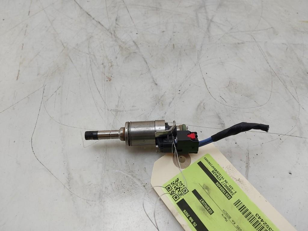 INJECTOR BRANDSTOF Volvo XC40 (XZ) (|0261500406|), Robert Bosch AG, Gebruikt, Volvo, Robert-Bosch-Allee 1
74232  Abstatt, DE