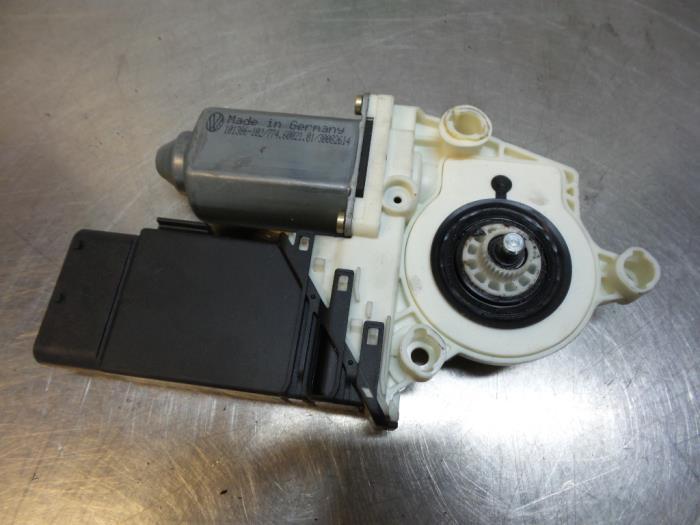 Moteur de vitre portière d'un Volkswagen Golf (Golf 97-), Volkswagen, -, 3 mois de garantie, Utilisé