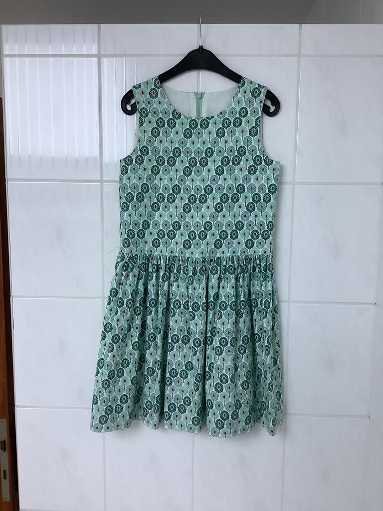 Kleedje 8 jaar. Van een kindje en nieuw gekocht., Kinderen en Baby's, Kinderkleding | Maat 128, Ophalen of Verzenden, Zo goed als nieuw