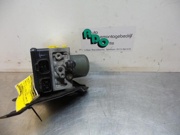 ABS Computer van een Toyota Corolla (Corolla 96-), Gebruikt, -, -, Ophalen of Verzenden