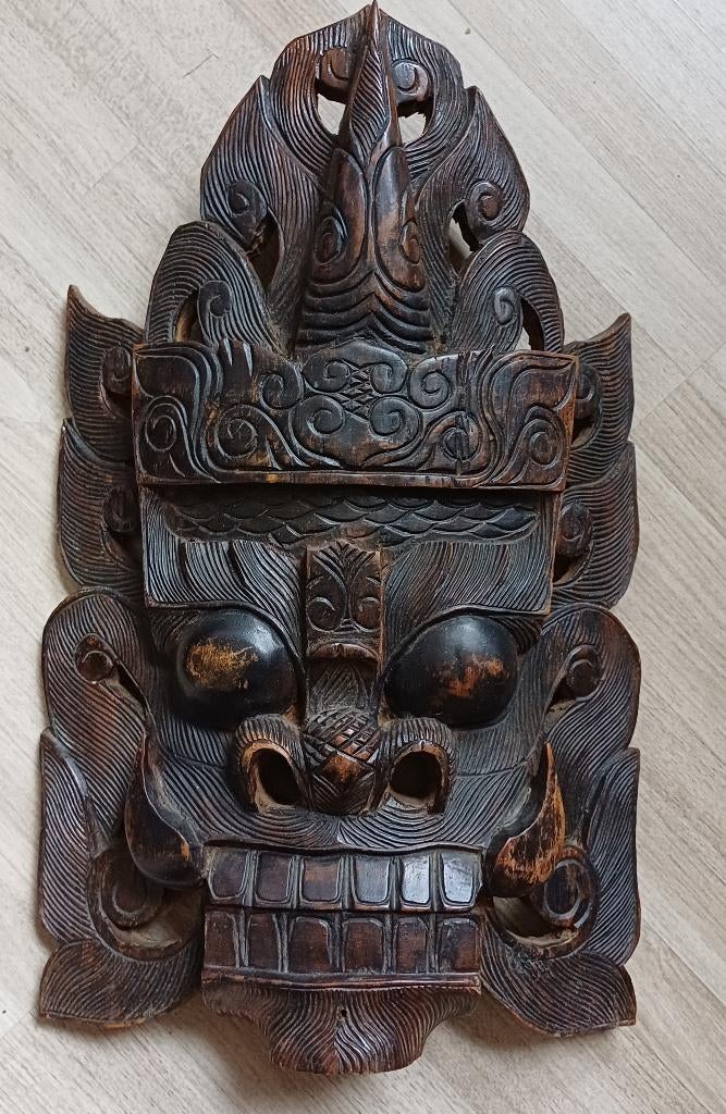 Masque africain, Enlèvement