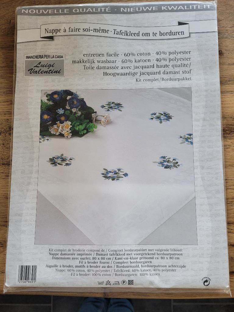 Borduurpakket voor vierkant tafelkleed met Throw Stitch, Hobby en Vrije tijd, Borduren en Borduurmachines, Verzenden, Nieuw, Handborduren