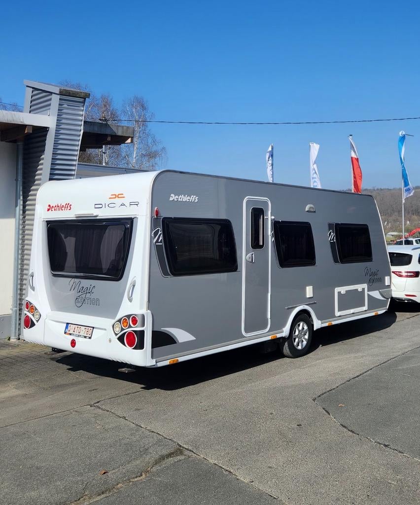 Caravan Dethleffs 510DB MAGIC EDITION, Vast bed, Rondzit, 60 kg, 7 tot 8 meter