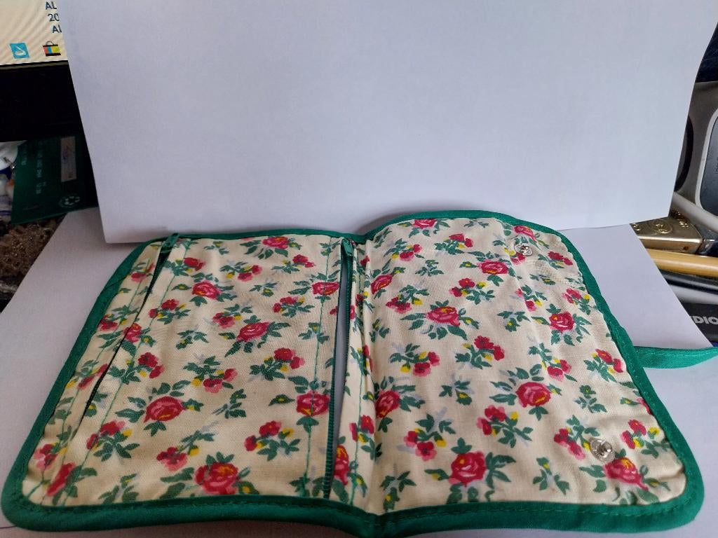 VINTAGE POCHETTE DE VOYAGE EN COTON 1960, Enlèvement ou Envoi, Neuf, Mains et Ongles, Maquillage