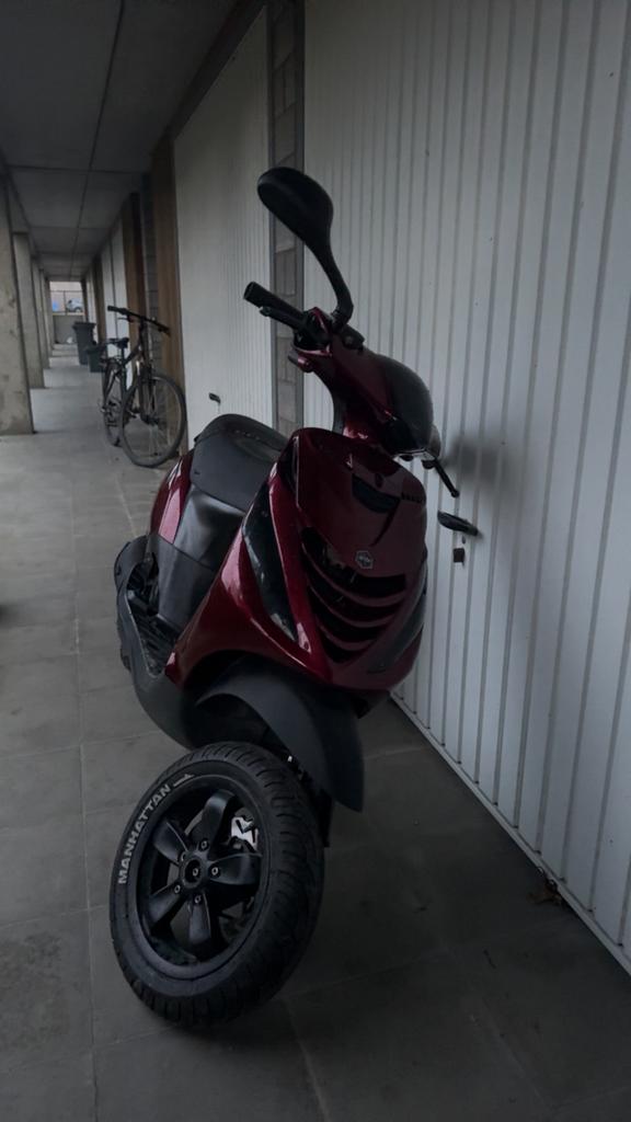 Piaggio zip 70cc, Ophalen, Klasse A (25 km/u), Zo goed als nieuw, Benzine