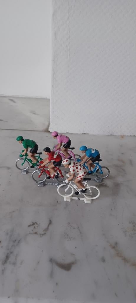 Miniatuur renners met retro truitjes, Antiek en Kunst, Antiek | Speelgoed, Ophalen of Verzenden